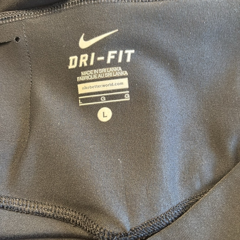 Nike Women’s Black and Blue Leggings with Light Blue Short Sleeve Top - Picture 10 of 11